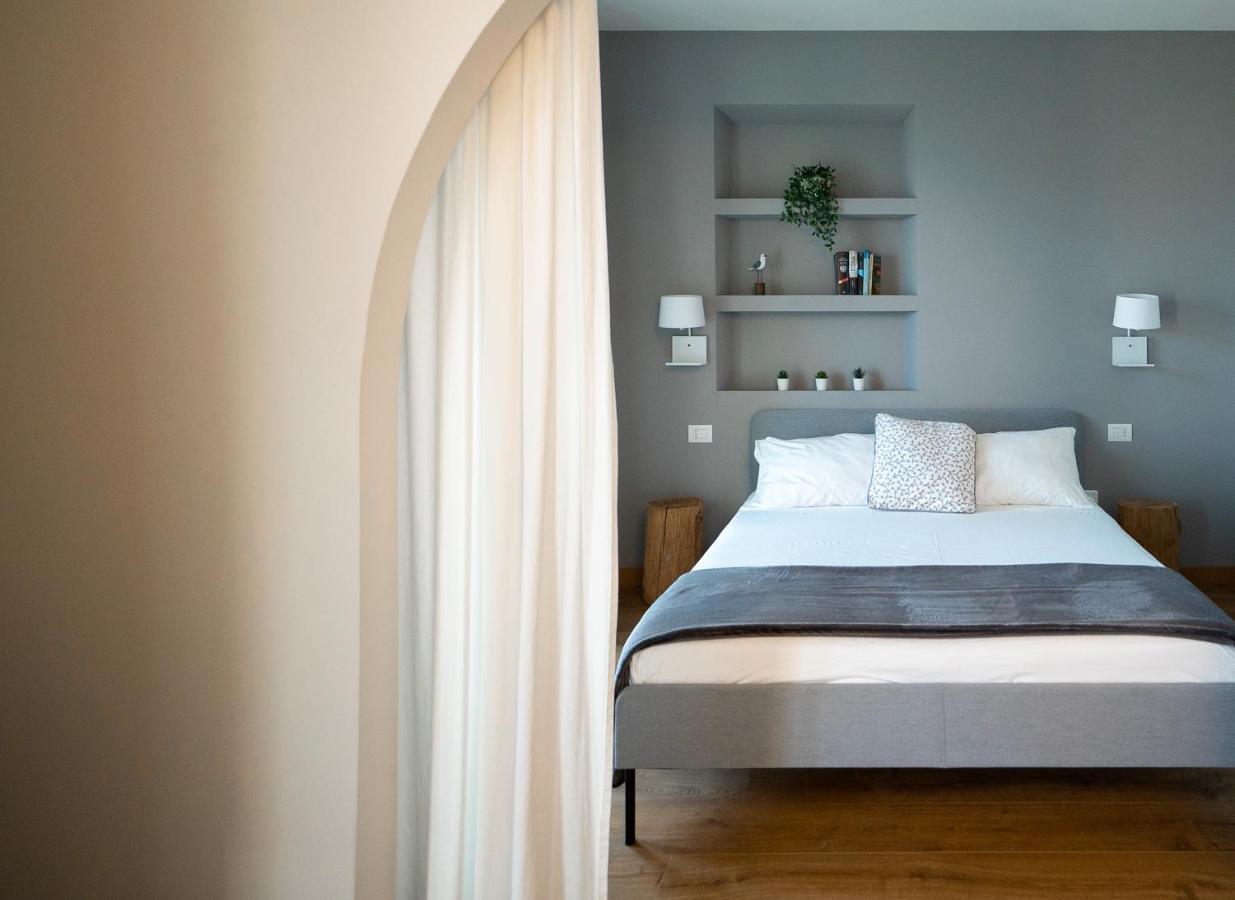 Apartamento La Mascarana Lesa Exterior foto